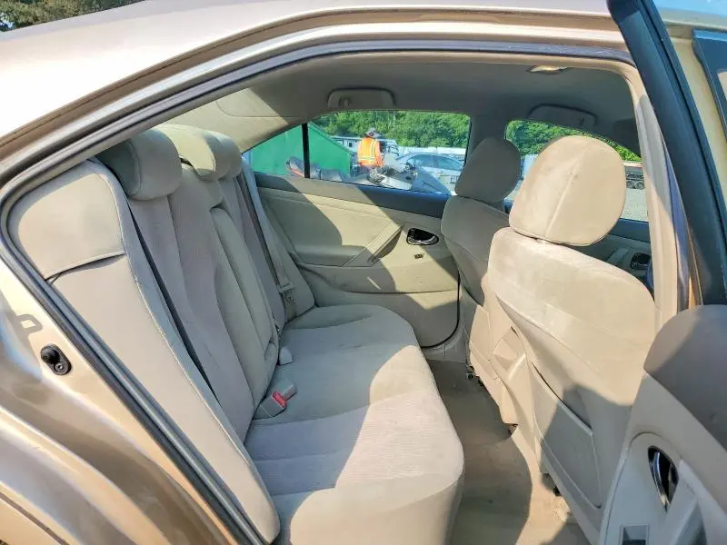 2010 TOYOTA CAMRY LE  