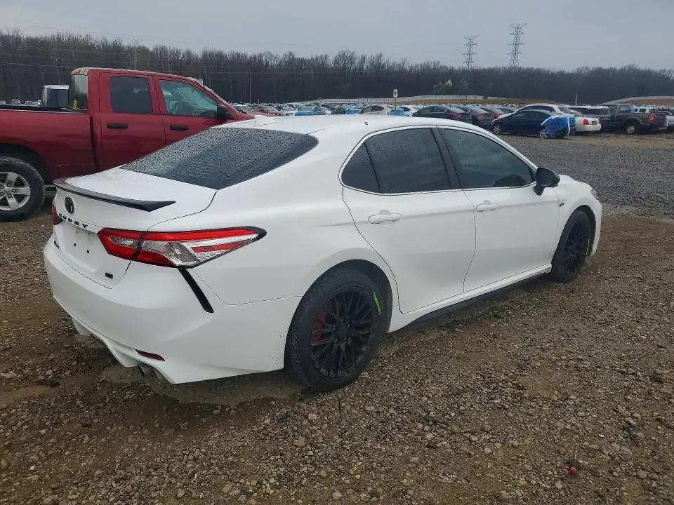 2020 TOYOTA CAMRY SE  