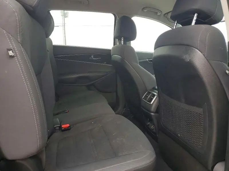 2017 KIA SORENTO LX V6  