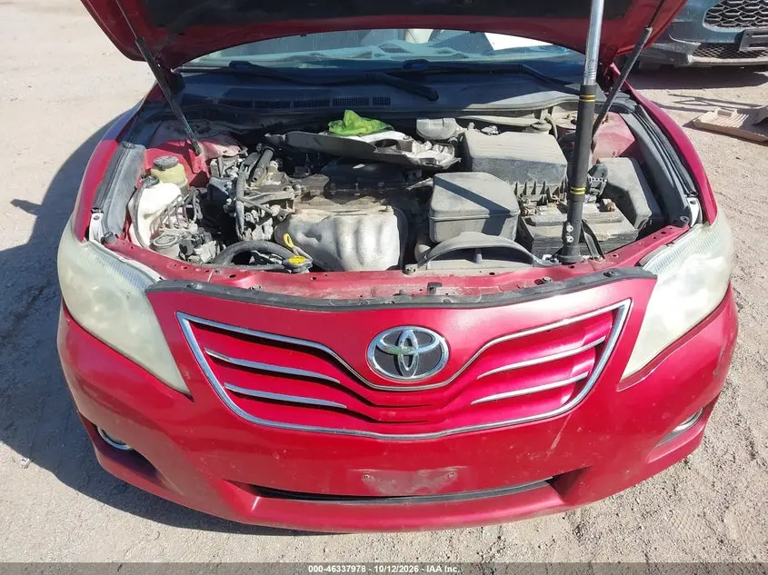 2011 TOYOTA CAMRY XLE