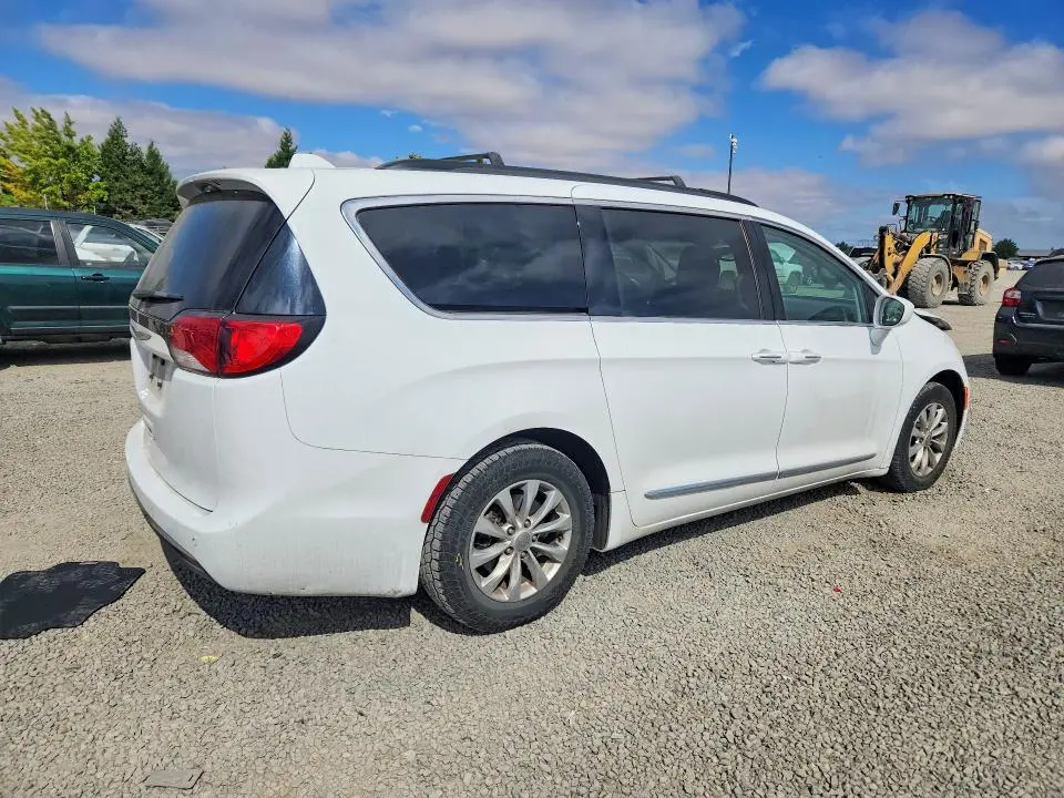 2017 CHRYSLER PACIFICA TOURING L  