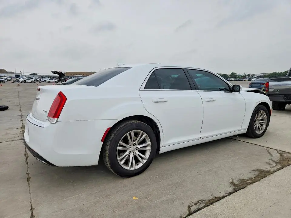 2016 CHRYSLER 300 LIMITED  