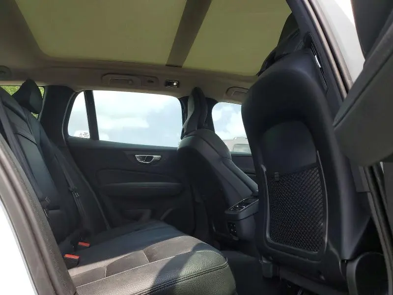 2019 VOLVO V60 T6 MOMENTUM  