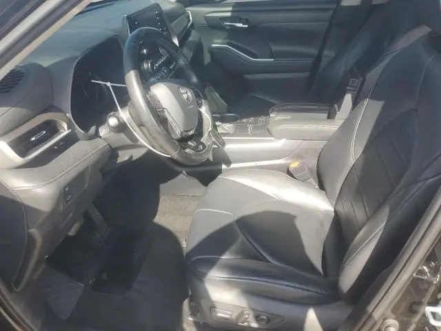 2020 TOYOTA HIGHLANDER XLE  