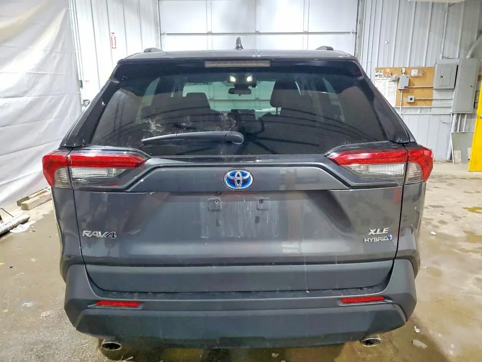 2024 TOYOTA RAV4 XLE  