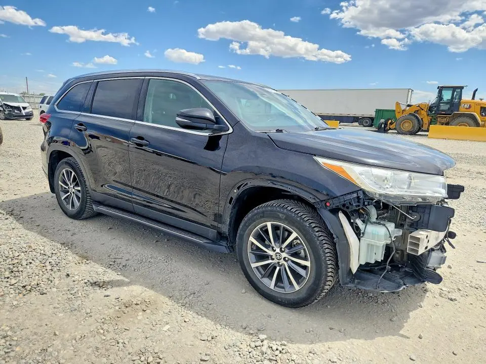 2019 TOYOTA HIGHLANDER XLE  