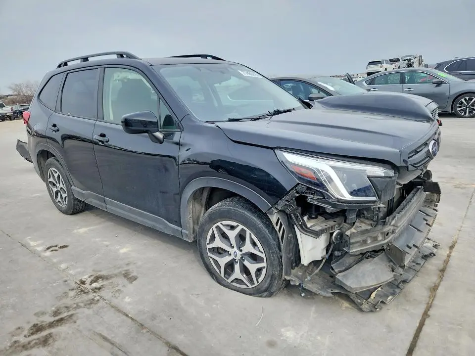 2022 SUBARU FORESTER PREMIUM  