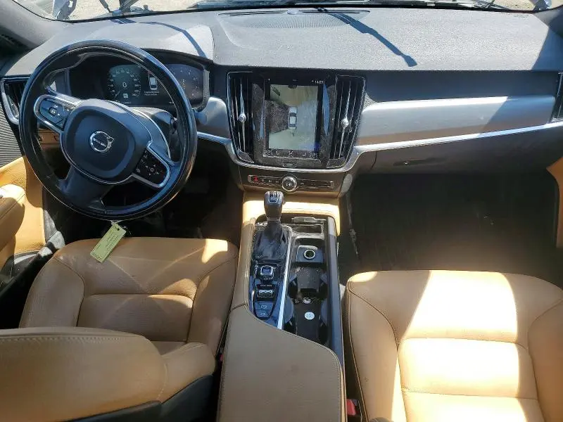 2017 VOLVO S90 T6 MOMENTUM  