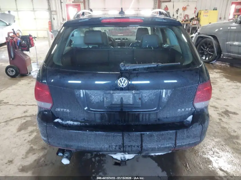 2013 VOLKSWAGEN JETTA SPORTWAGEN 2.5L SE
