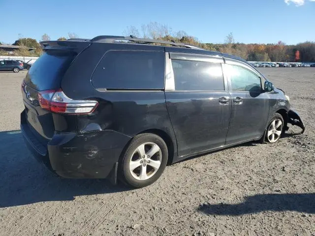 2017 TOYOTA SIENNA LE  