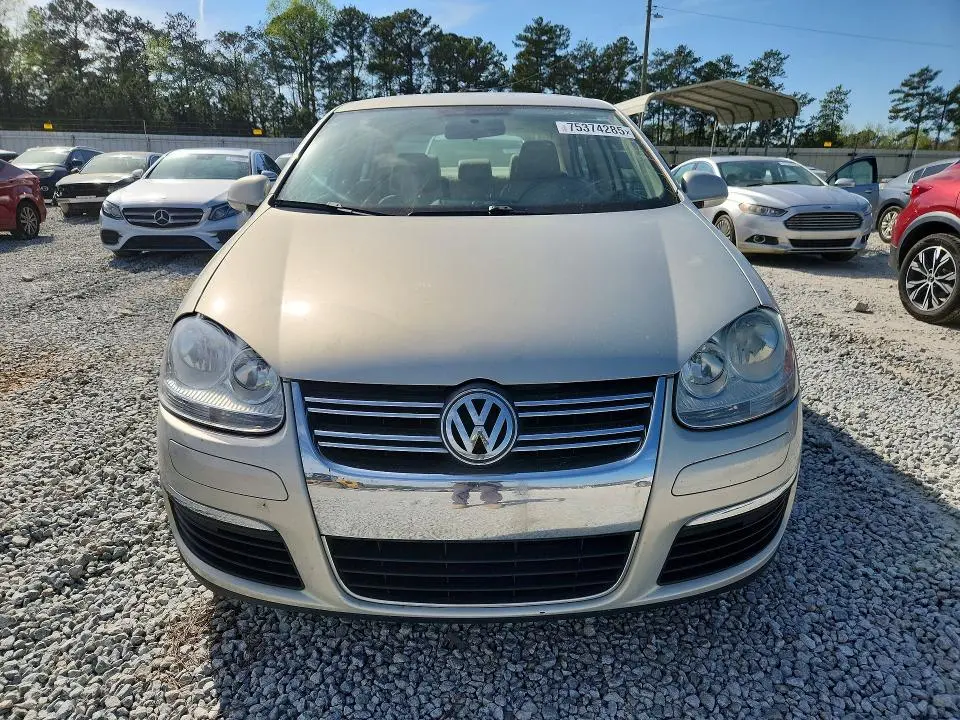2010 VOLKSWAGEN JETTA SE  