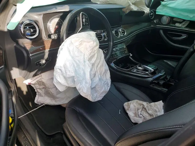 2019 MERCEDES-BENZ E 300  