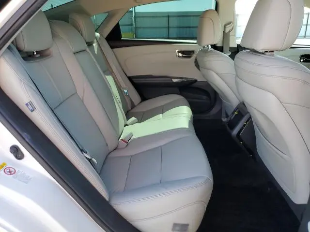 2016 TOYOTA AVALON XLE  
