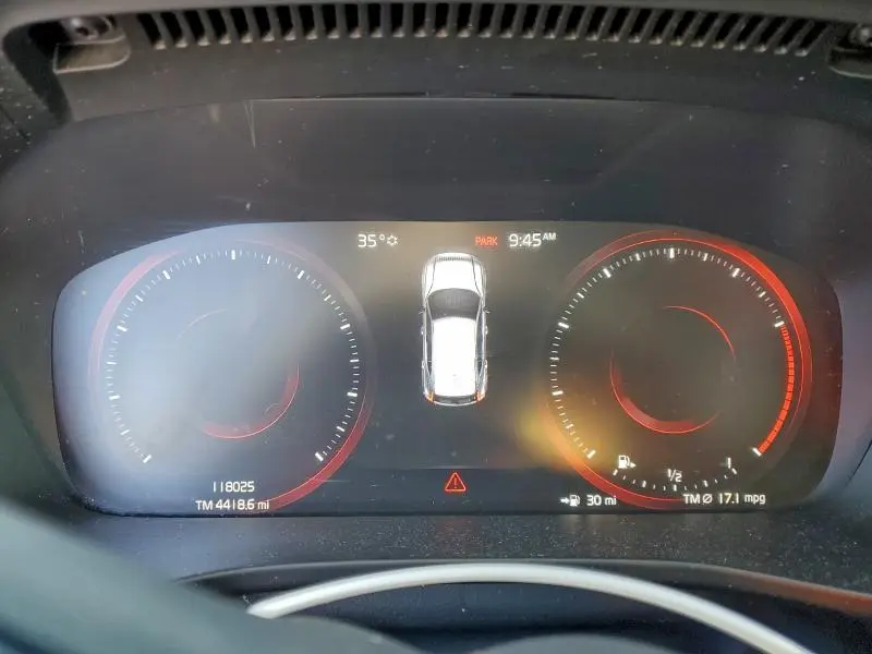 2020 VOLVO XC40 T5 MOMENTUM  