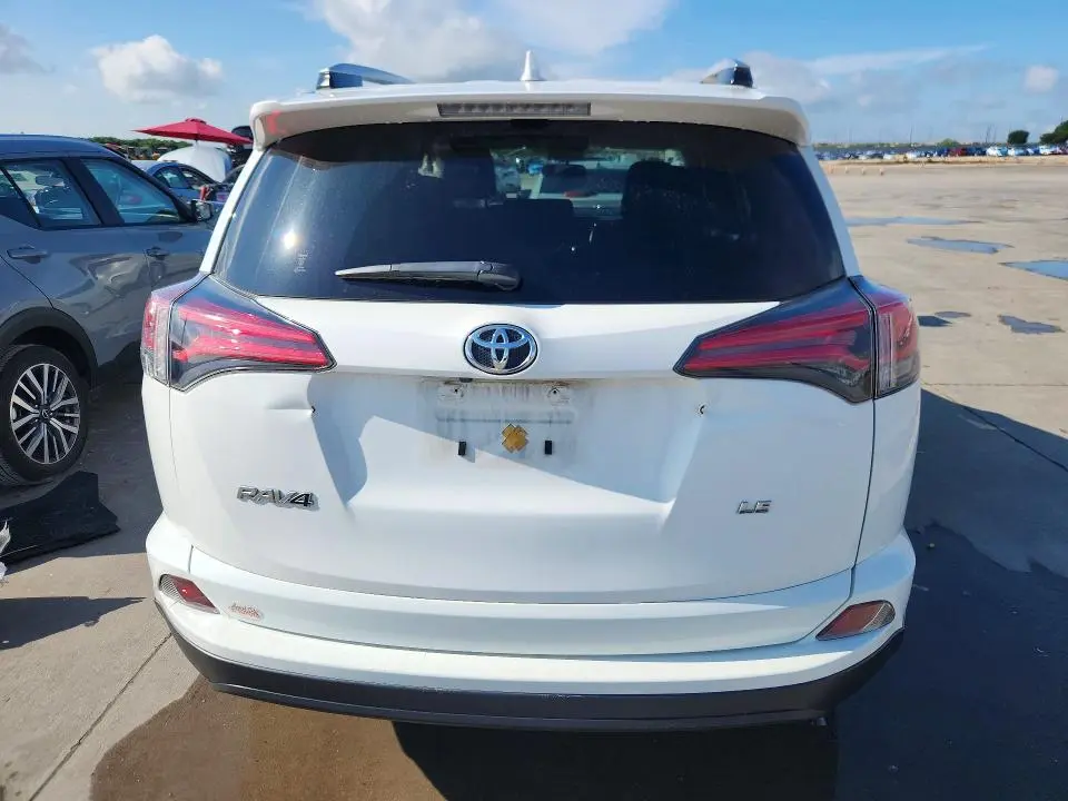 2016 TOYOTA RAV4 LE  