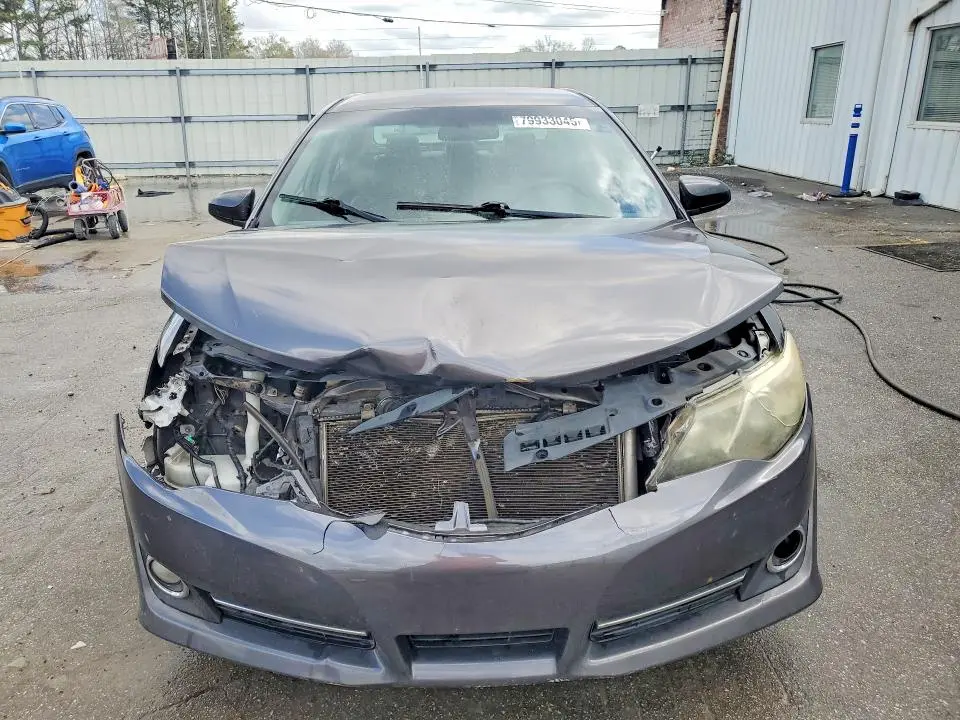 2013 TOYOTA CAMRY SE  