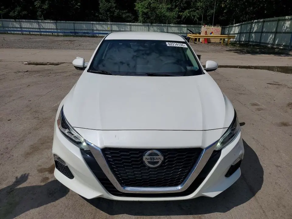 2022 NISSAN ALTIMA SV  