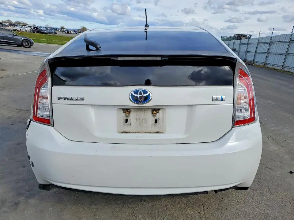 2014 TOYOTA PRIUS   