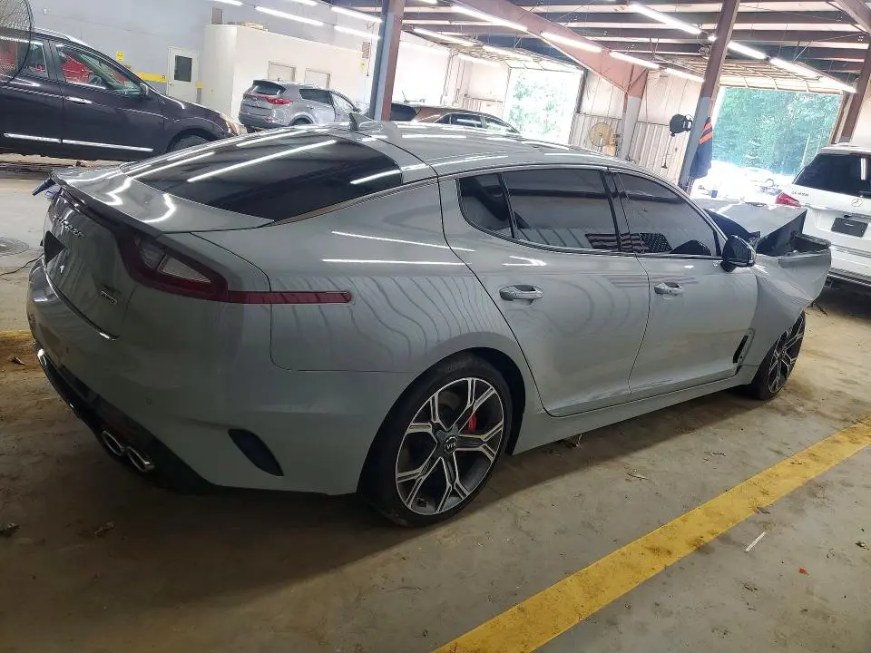 2020 KIA STINGER GT2  