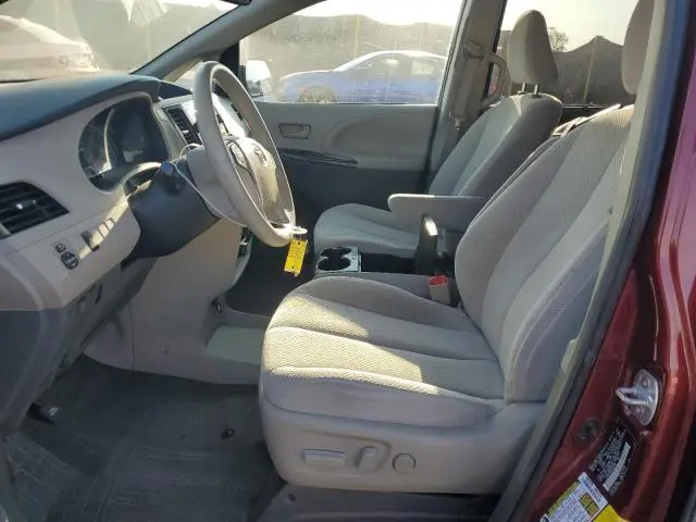 2014 TOYOTA SIENNA LE  