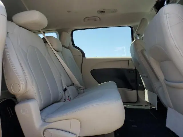 2017 CHRYSLER PACIFICA LX  