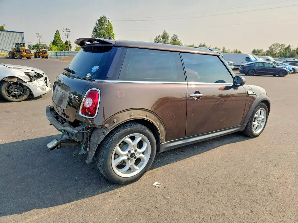 2011 MINI COOPER S  