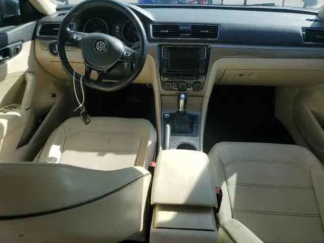 2018 VOLKSWAGEN PASSAT SE  