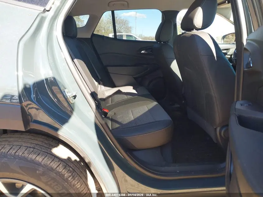 2025 CHEVROLET TRAX FWD LT