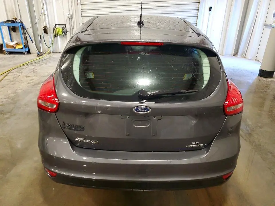 2016 FORD FOCUS SE  