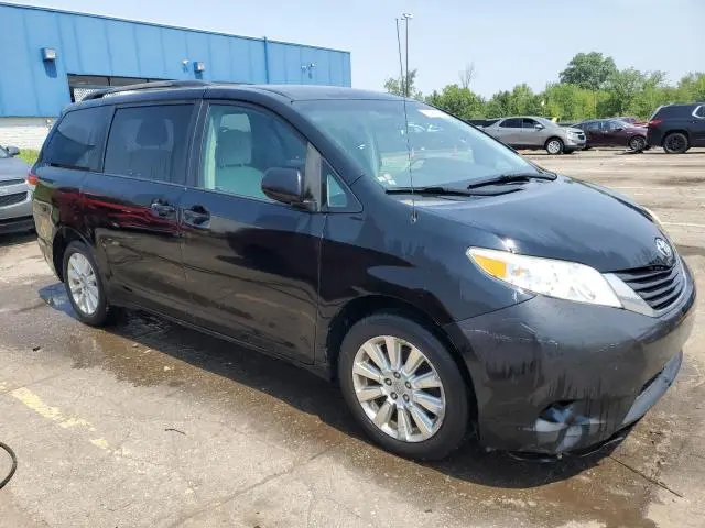 2011 TOYOTA SIENNA LE  