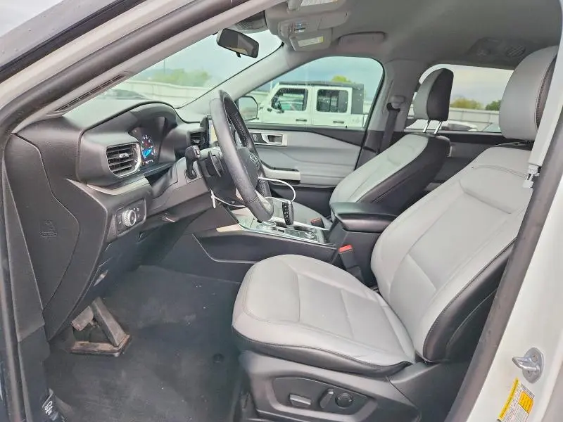 2021 FORD EXPLORER XLT  