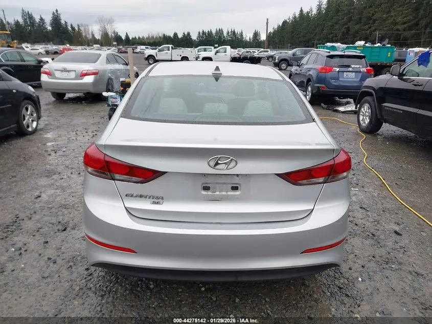 2017 HYUNDAI ELANTRA SE