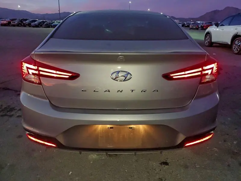 2020 HYUNDAI ELANTRA SE  