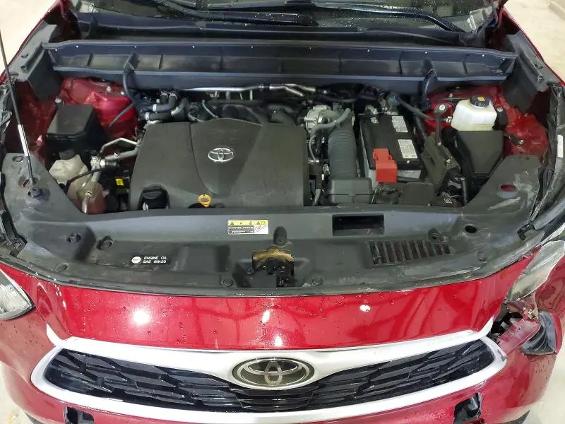 2020 TOYOTA HIGHLANDER LE  