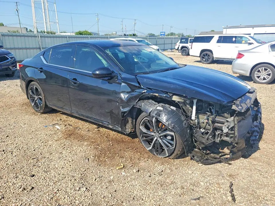 2023 NISSAN ALTIMA SR  