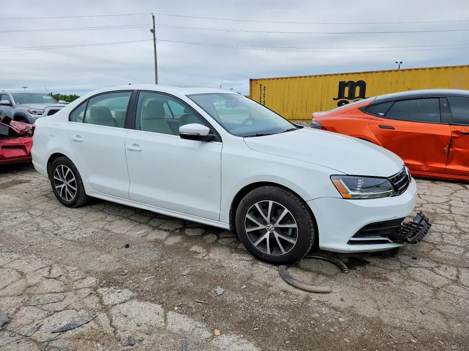 2018 VOLKSWAGEN JETTA SE  