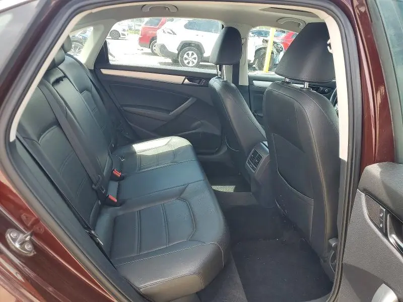2013 VOLKSWAGEN PASSAT SE  