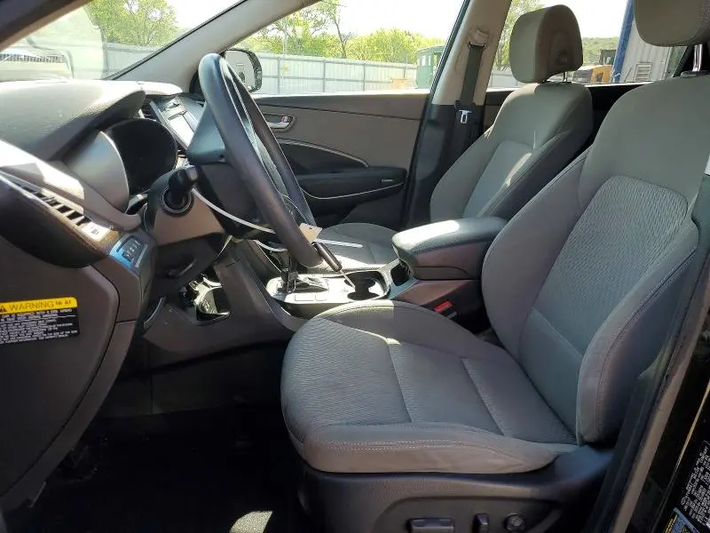 2017 HYUNDAI SANTA FE SE  