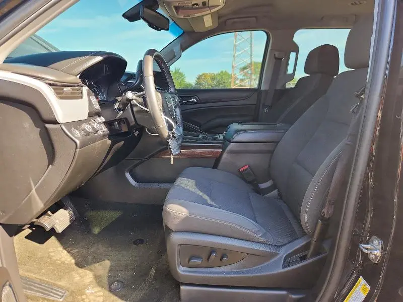 2017 GMC YUKON XL K1500 SLE  