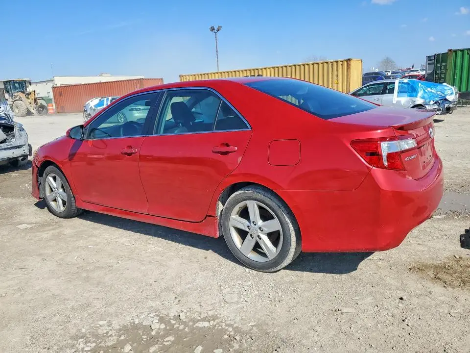 2014 TOYOTA CAMRY SE  