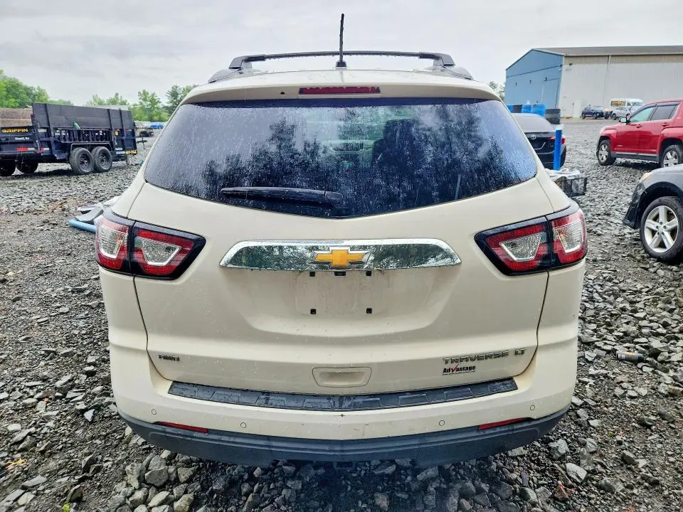 2014 CHEVROLET TRAVERSE LT  