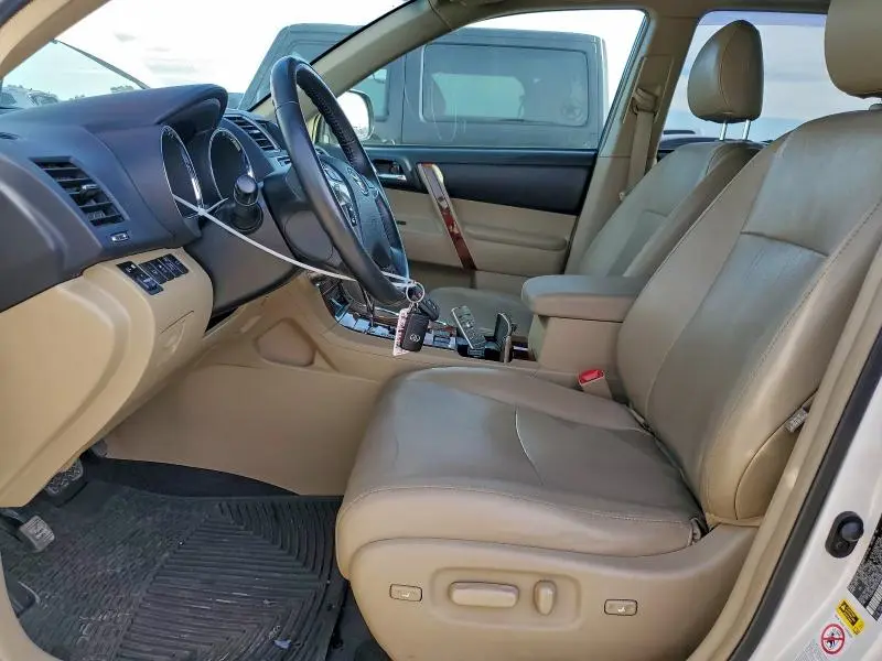 2013 TOYOTA HIGHLANDER LIMITED  