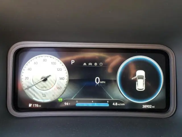 2023 HYUNDAI KONA SE  