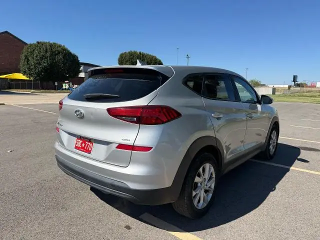 2020 HYUNDAI TUCSON SE  