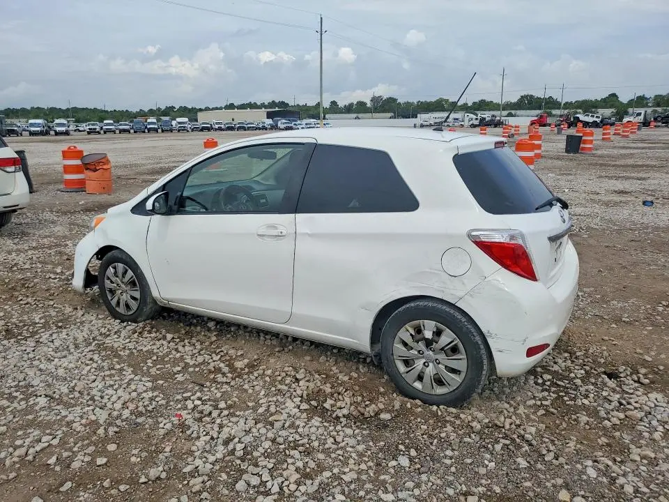 2013 TOYOTA YARIS 3-DOOR LE  