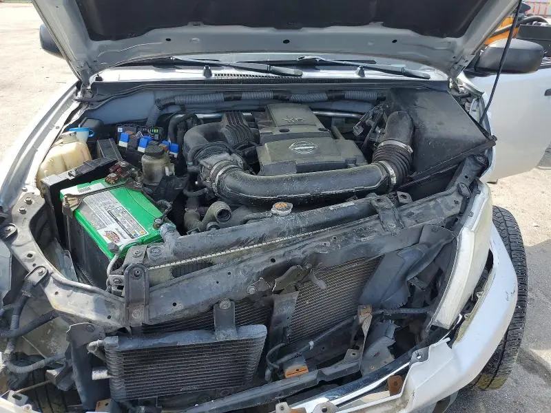 2011 NISSAN FRONTIER SV V6  
