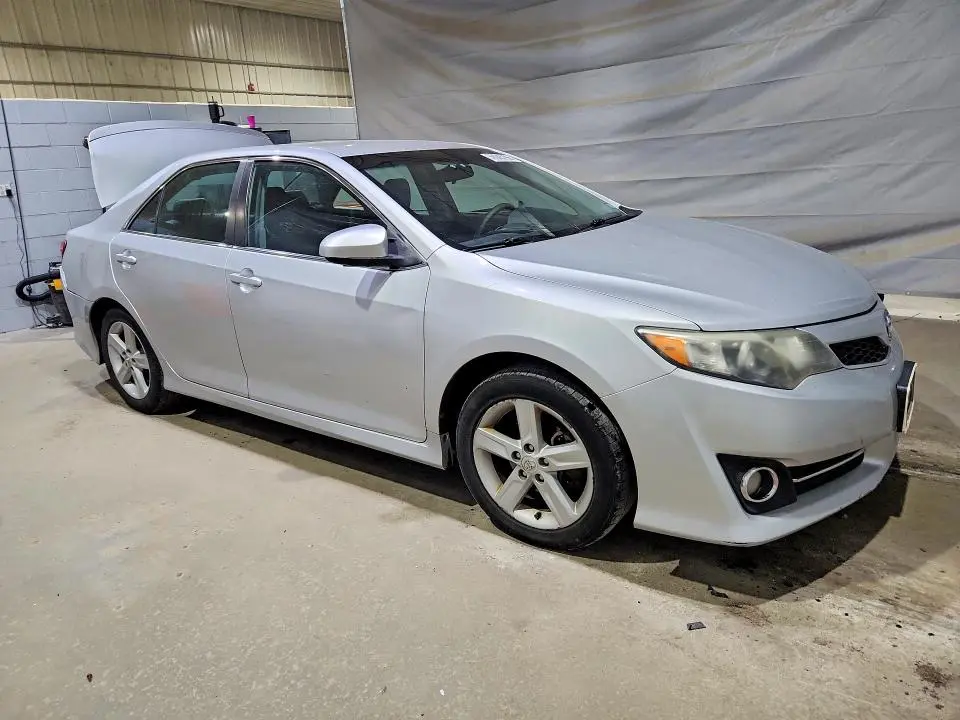 2014 TOYOTA CAMRY SE  