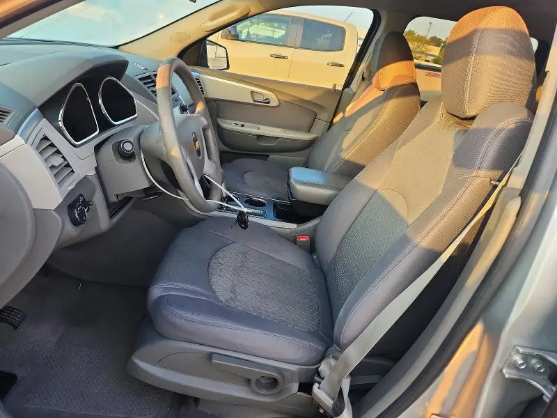 2011 CHEVROLET TRAVERSE LS  