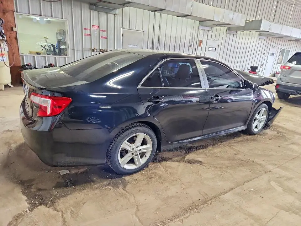 2014 TOYOTA CAMRY SE  