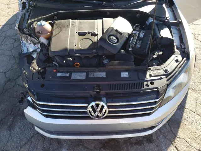 2013 VOLKSWAGEN PASSAT SE